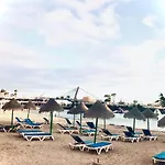 Beautiful Deluxe Sun And Sea *