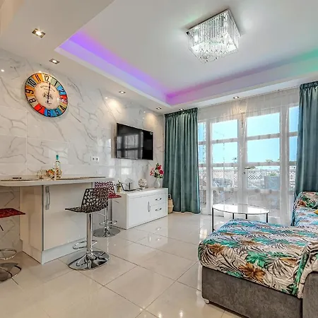 Beautiful Deluxe Sun And Sea Apartment *